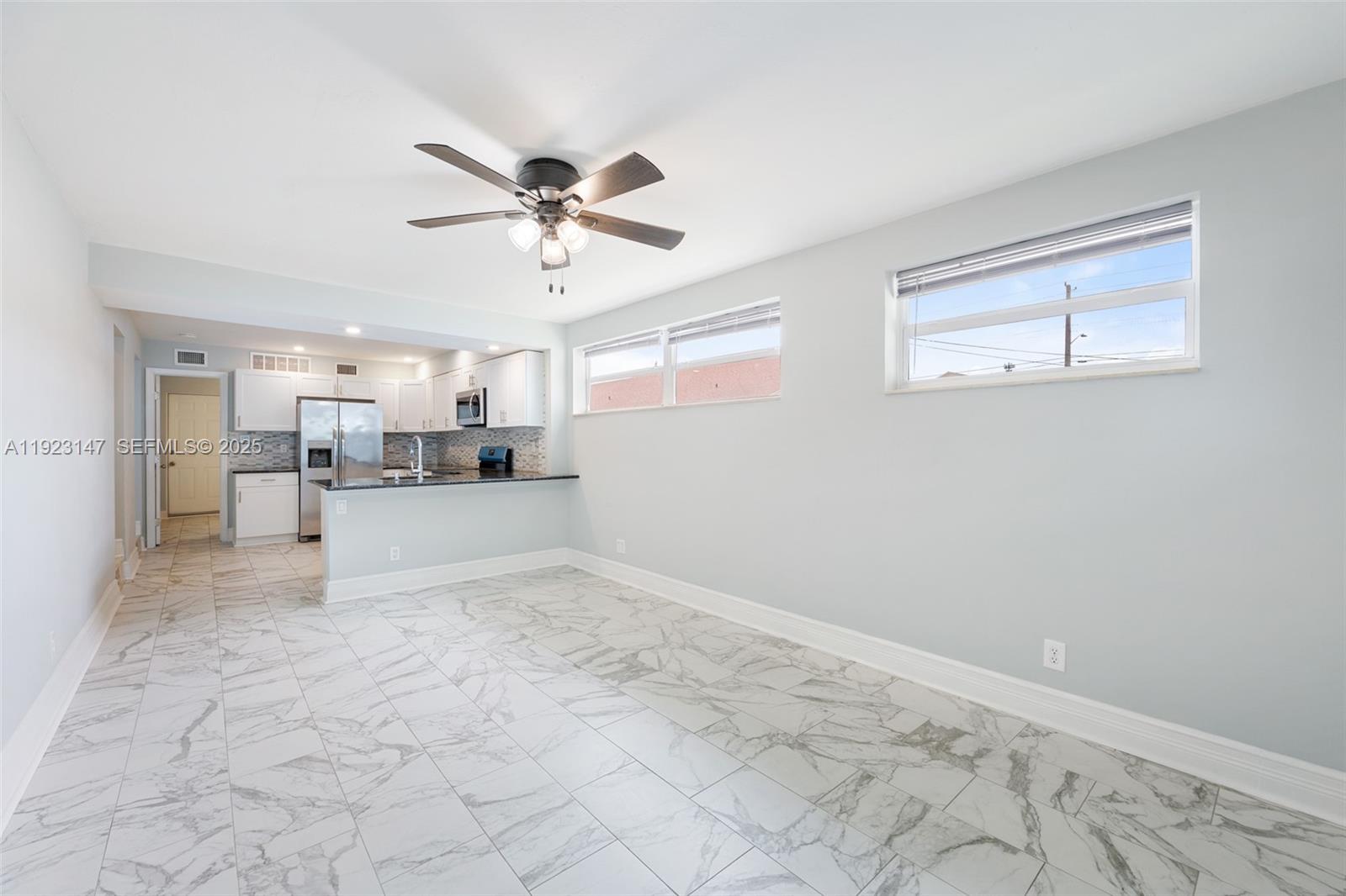 See details / 1928 sq. ft. $ 2025-12-01 0 Photo