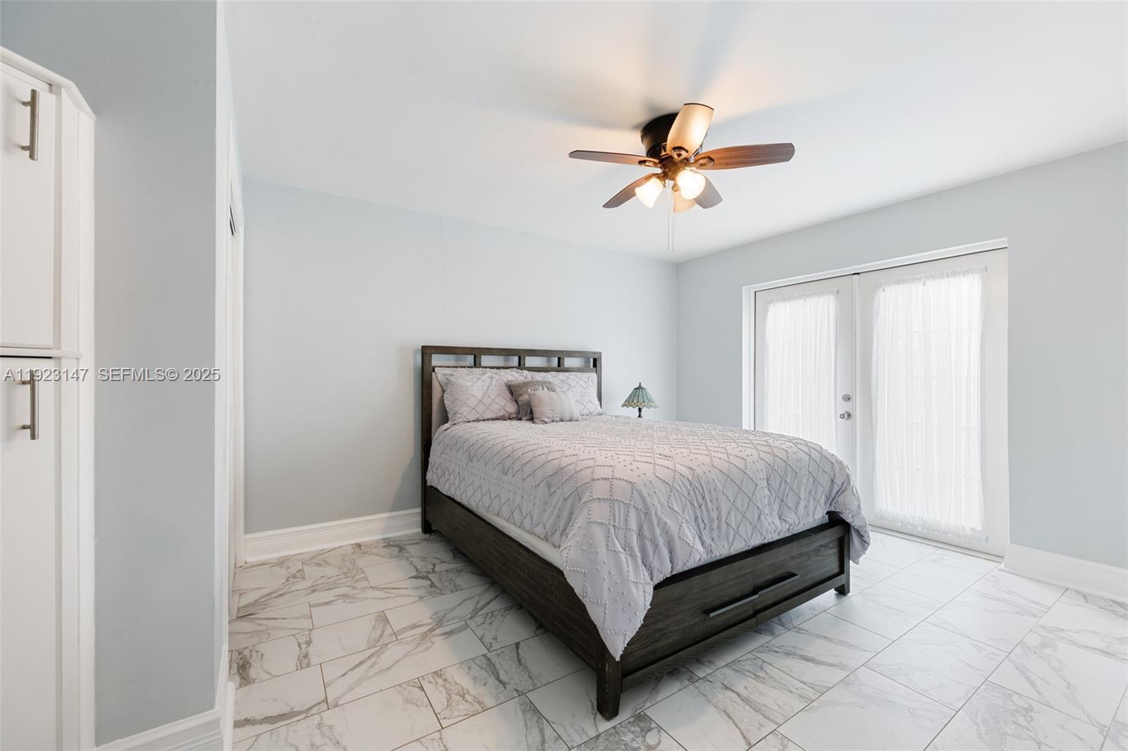 See details / 1928 sq. ft. $ 2025-12-01 0 Photo