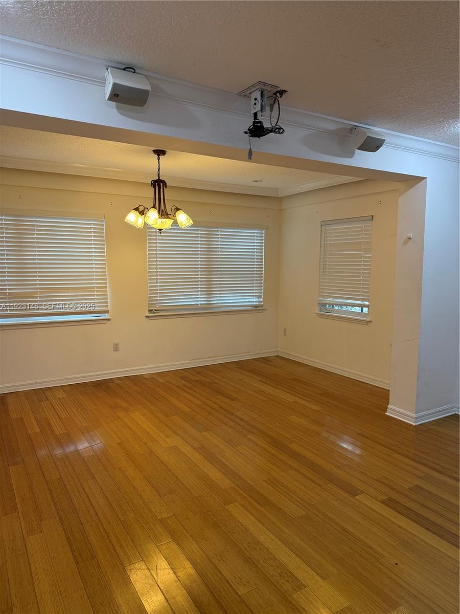   /   sq. ft. $ 2025-12-01 0 Photo