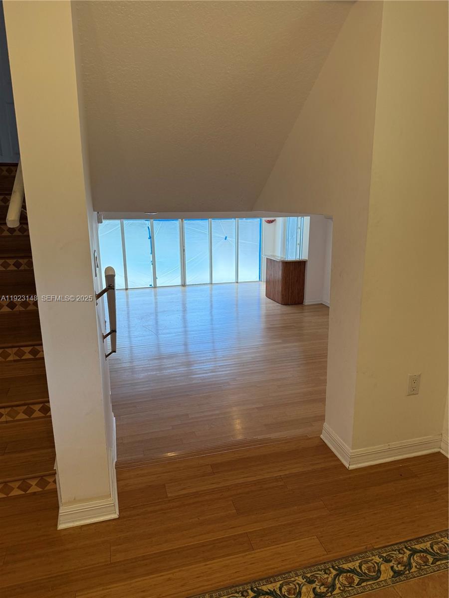   /   sq. ft. $ 2025-12-01 0 Photo