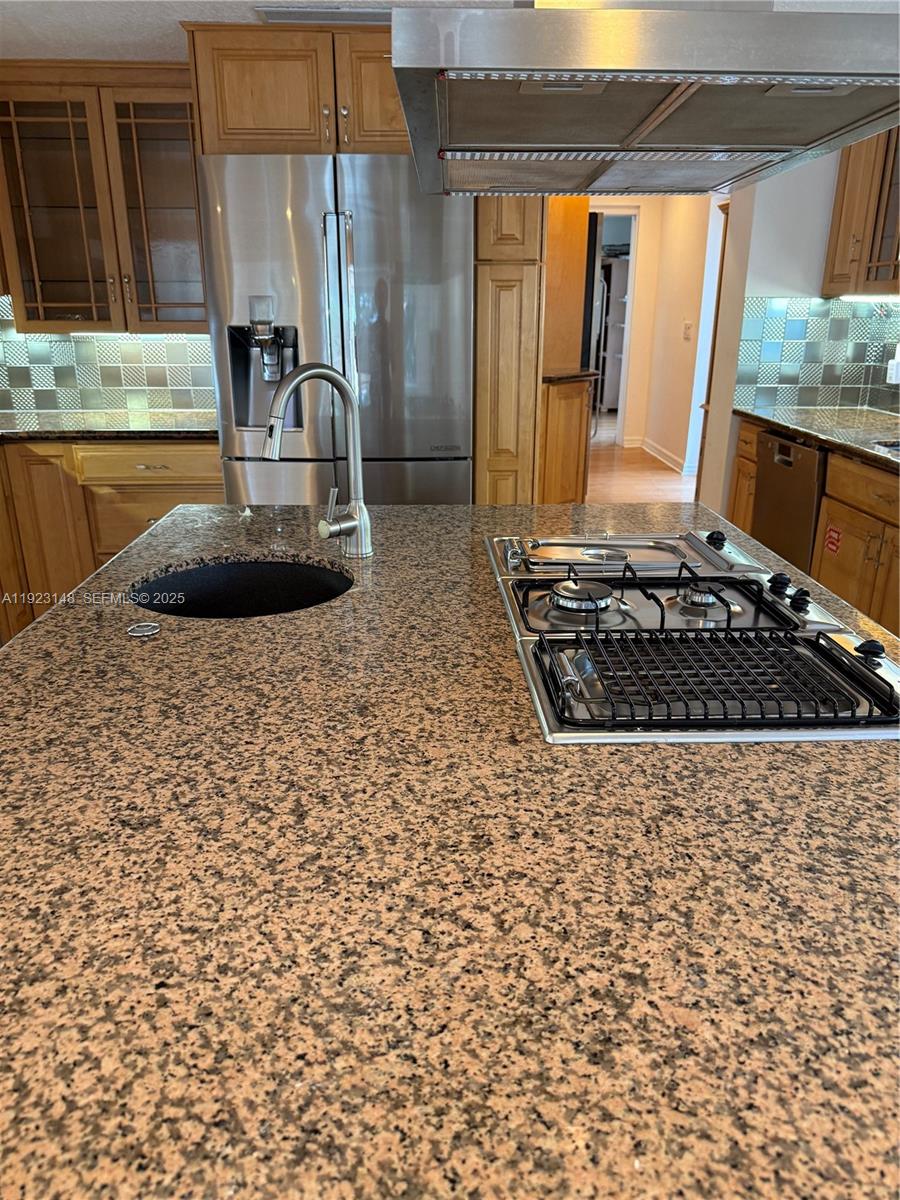   /   sq. ft. $ 2025-12-01 0 Photo