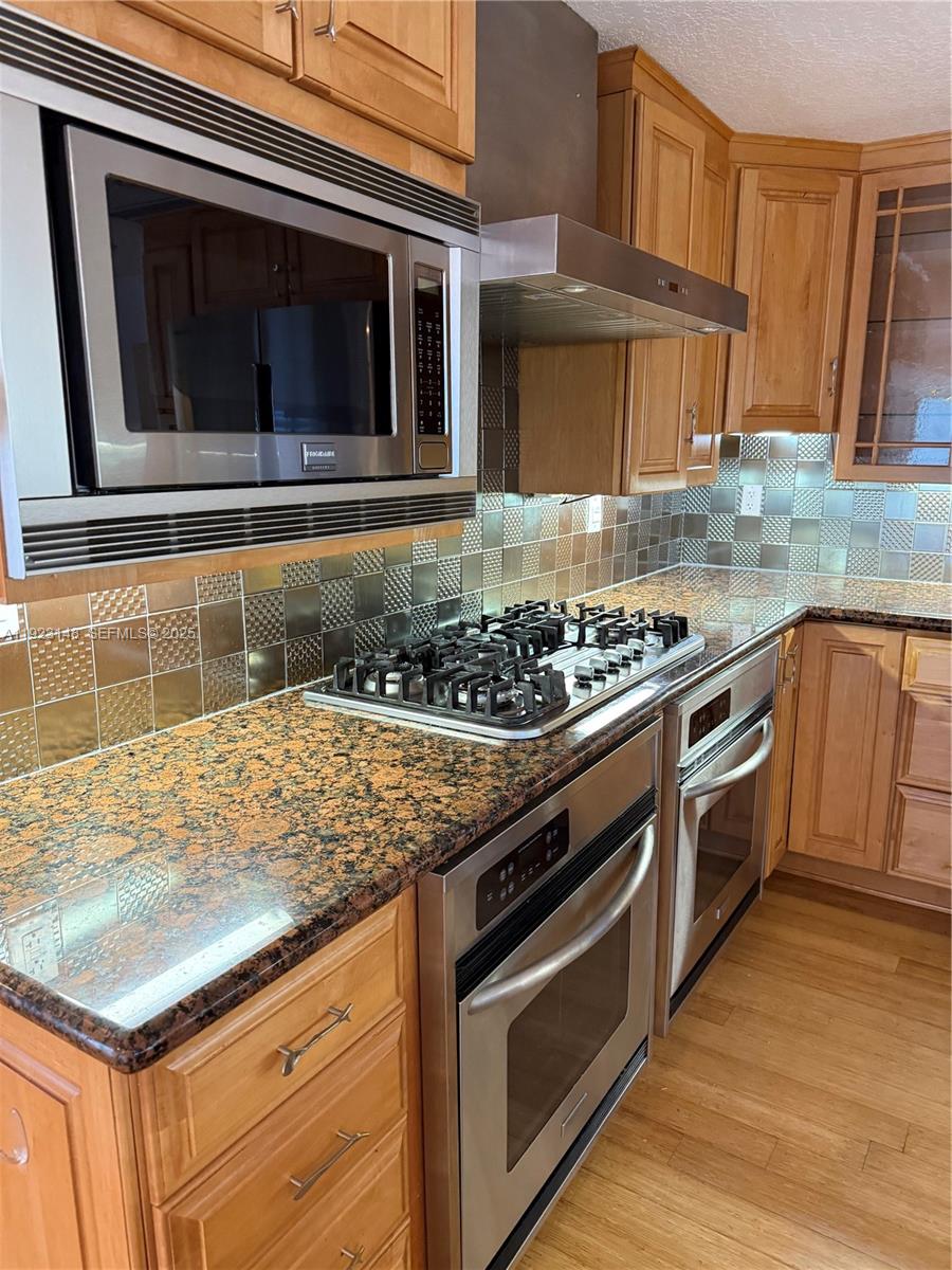   /   sq. ft. $ 2025-12-01 0 Photo