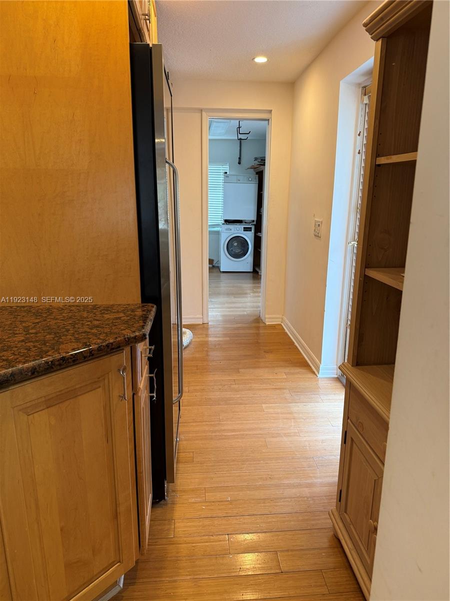   /   sq. ft. $ 2025-12-01 0 Photo