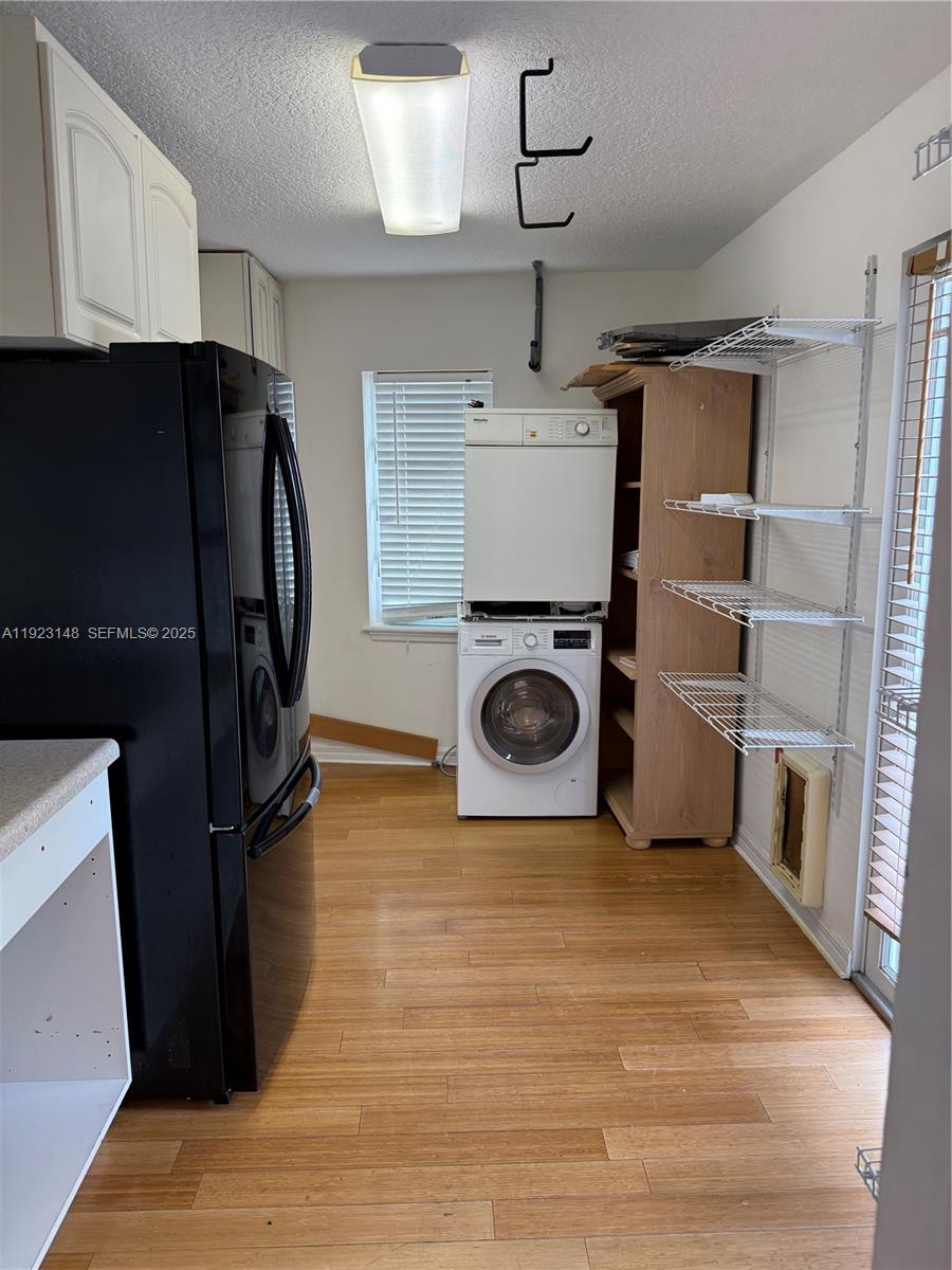   /   sq. ft. $ 2025-12-01 0 Photo