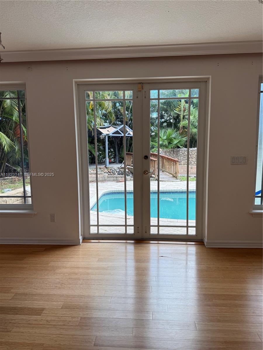   /   sq. ft. $ 2025-12-01 0 Photo