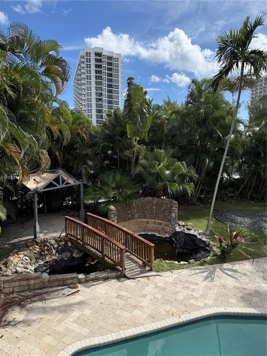   /   sq. ft. $ 2025-12-01 0 Photo