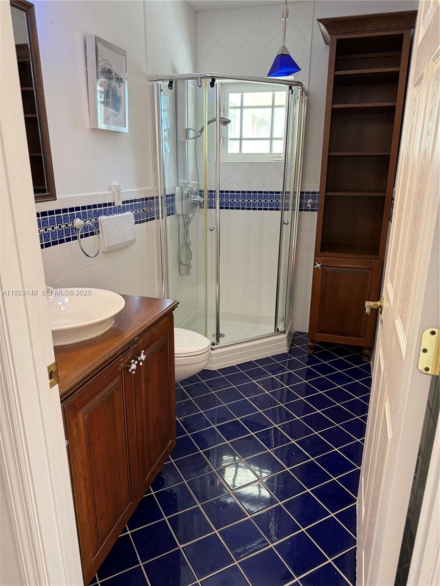   /   sq. ft. $ 2025-12-01 0 Photo