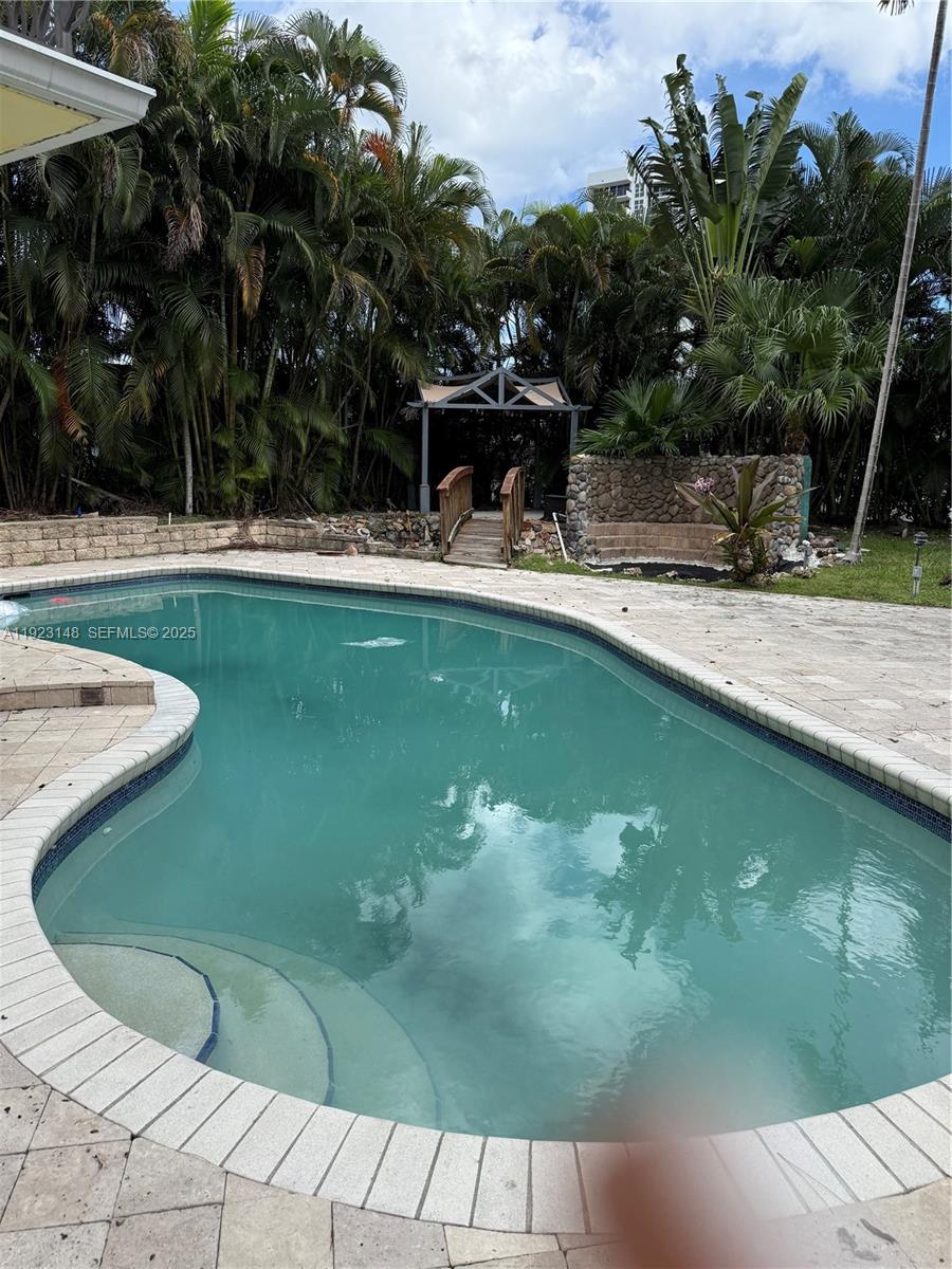   /   sq. ft. $ 2025-12-01 0 Photo