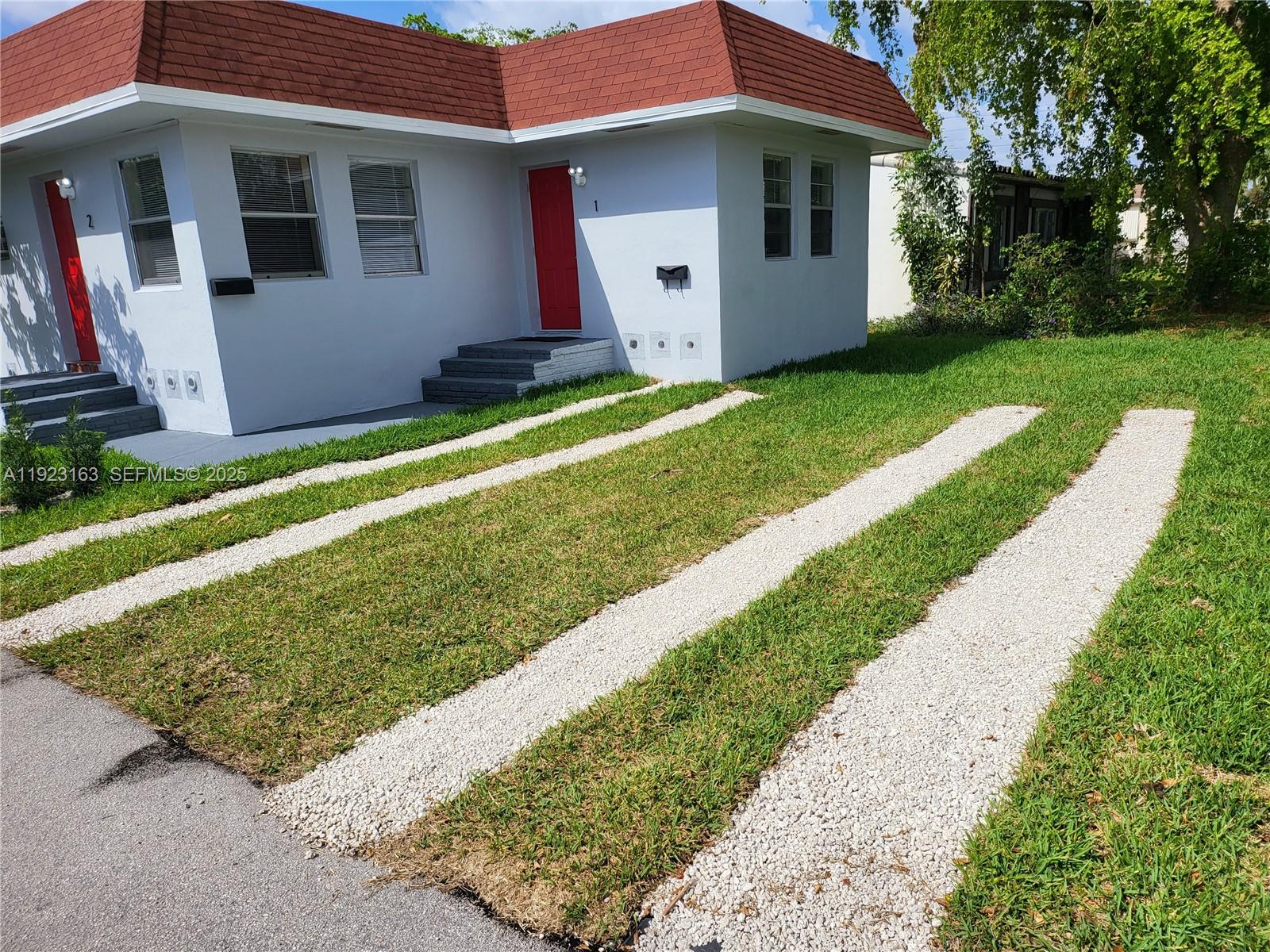 See details / 986 sq. ft. $ 2025-12-01 0 Photo