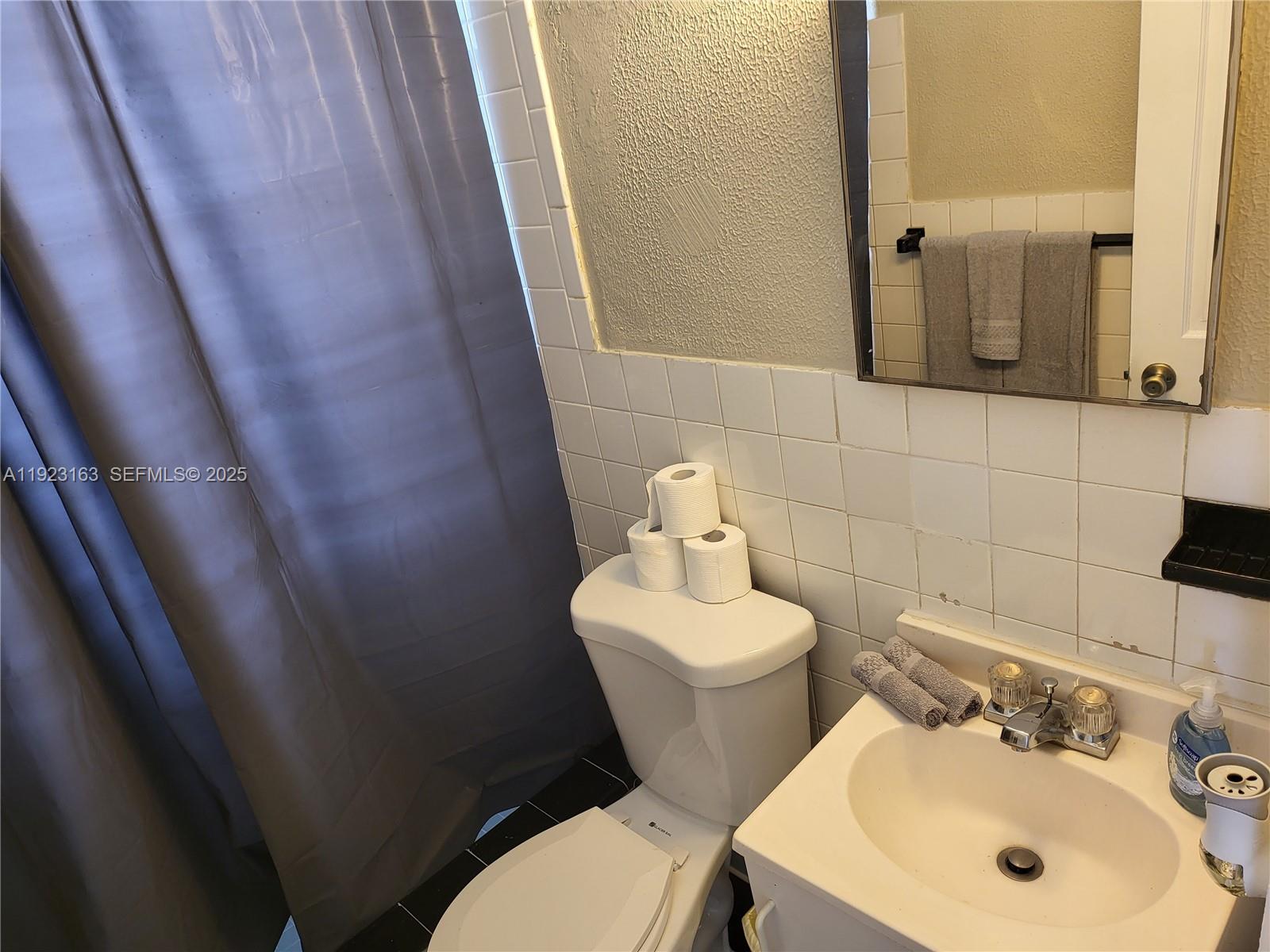 See details / 986 sq. ft. $ 2025-12-01 0 Photo