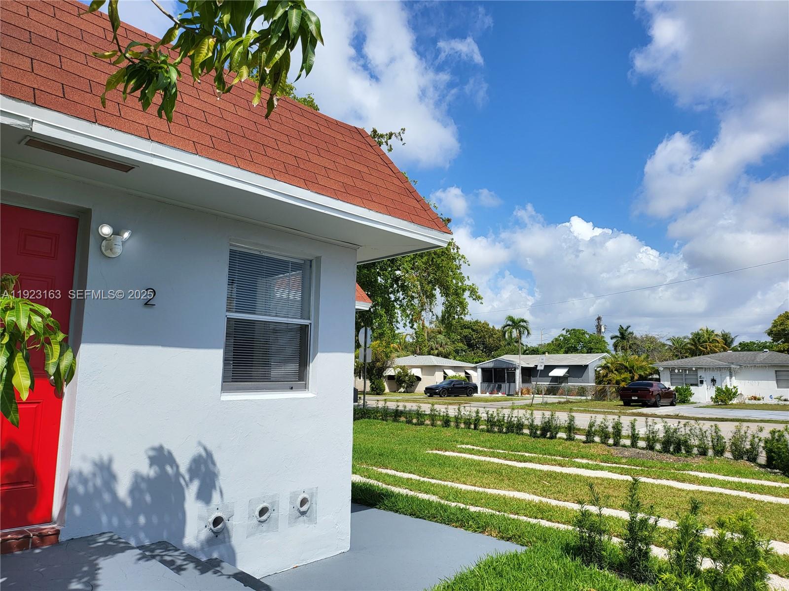 See details / 986 sq. ft. $ 2025-12-01 0 Photo