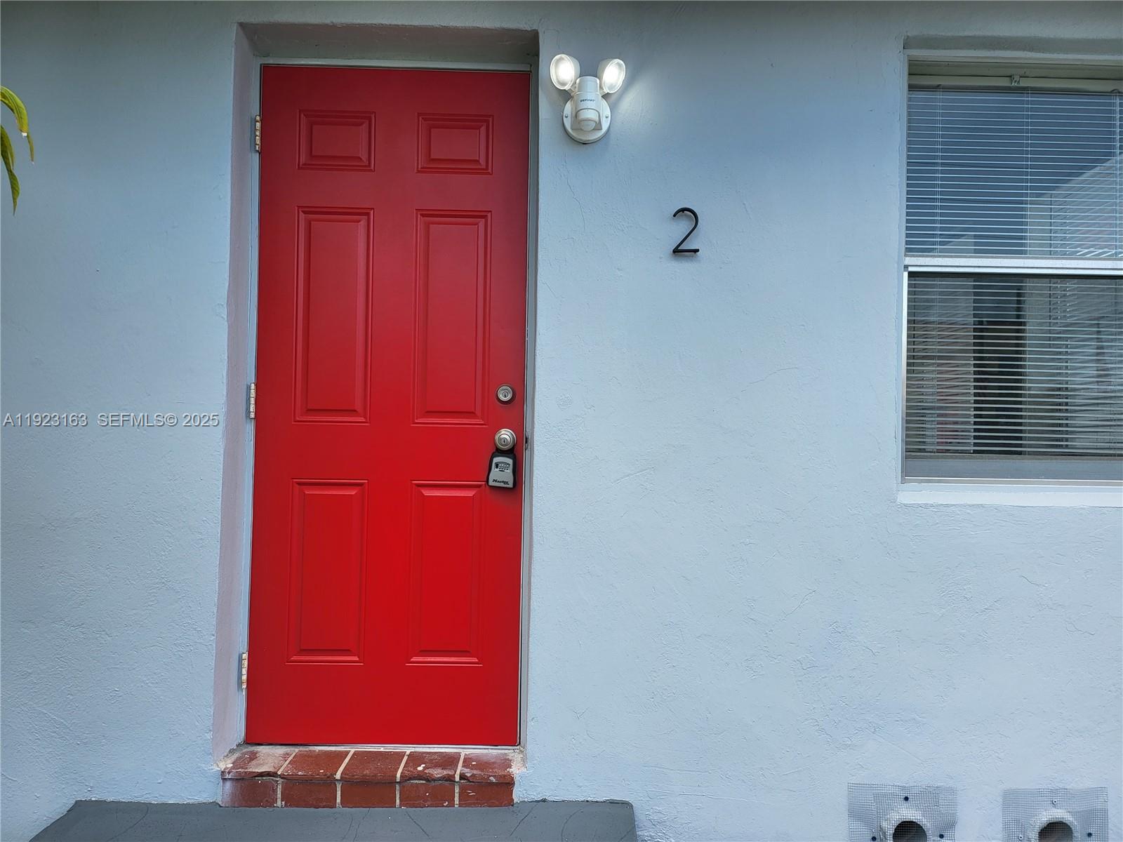 See details / 986 sq. ft. $ 2025-12-01 0 Photo