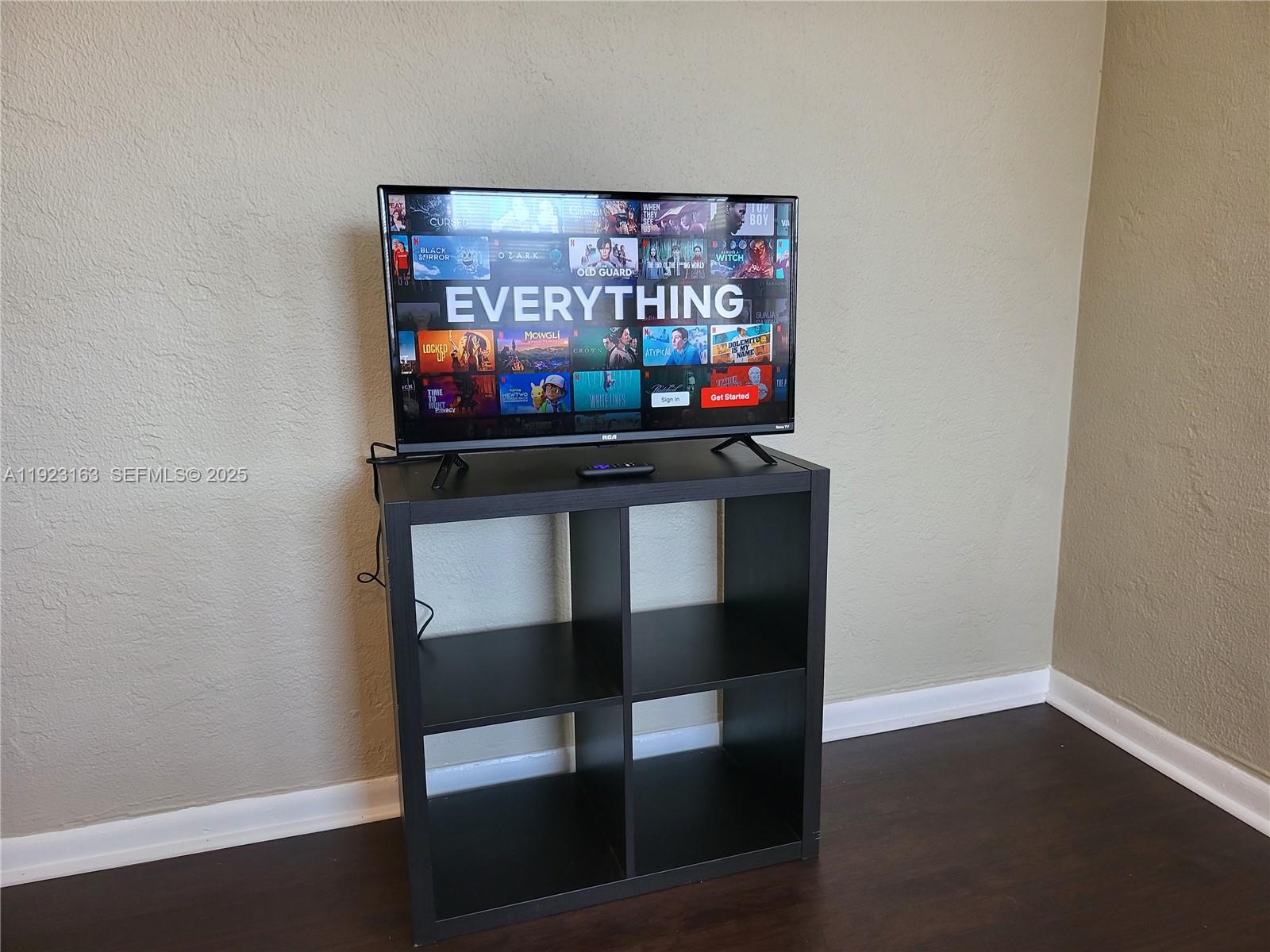 See details / 986 sq. ft. $ 2025-12-01 0 Photo