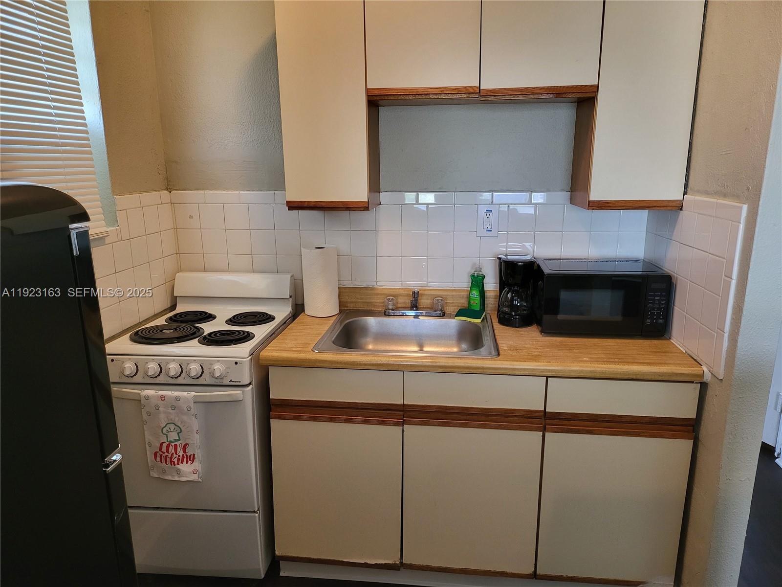 See details / 986 sq. ft. $ 2025-12-01 0 Photo