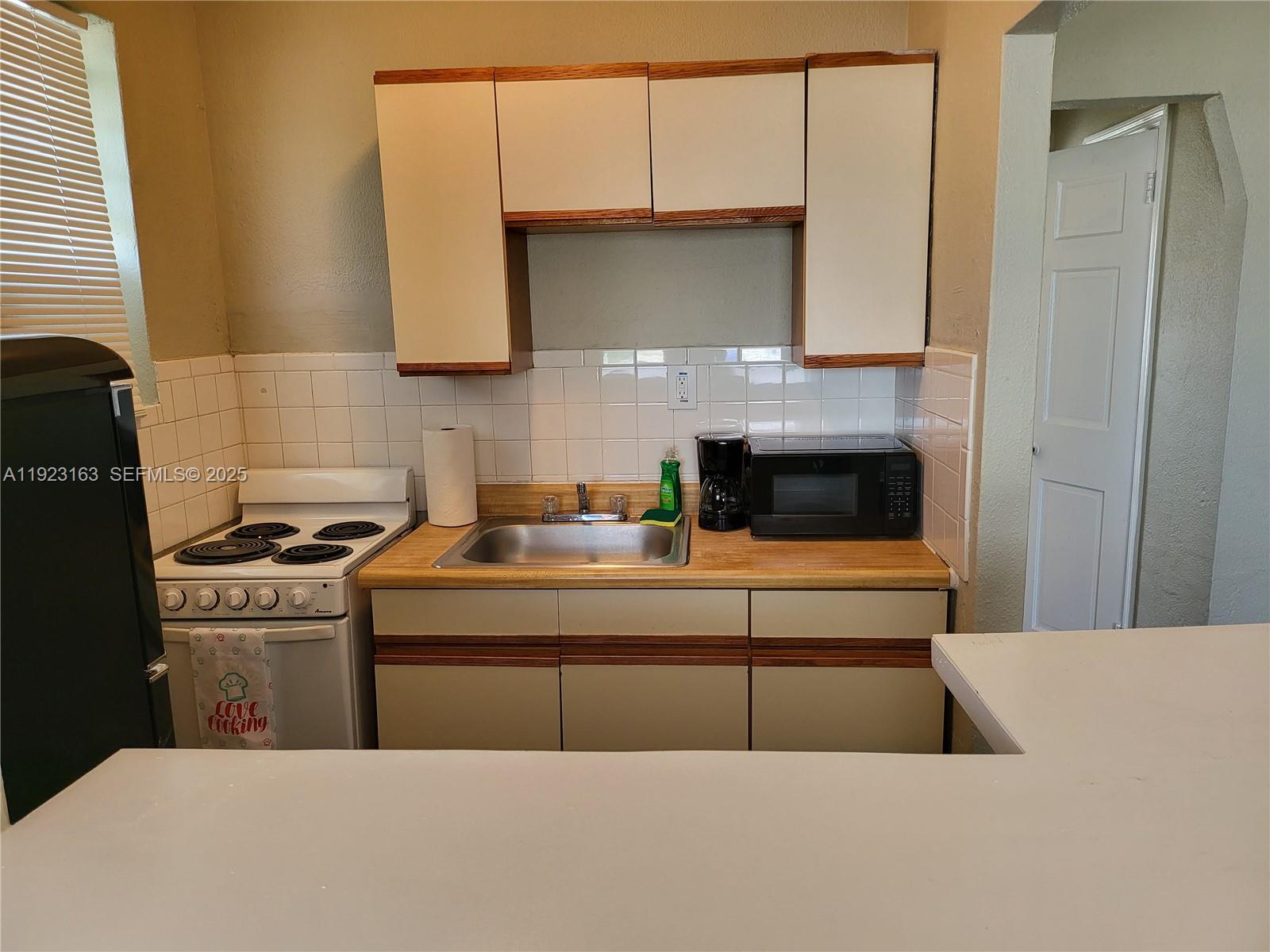 See details / 986 sq. ft. $ 2025-12-01 0 Photo