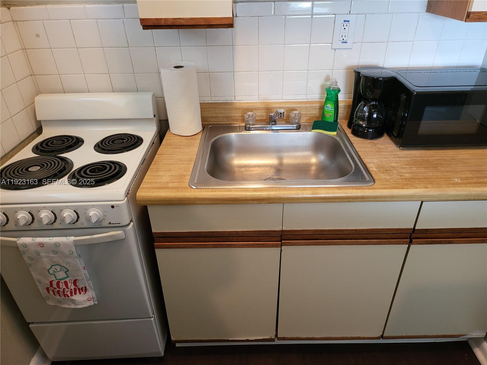 See details / 986 sq. ft. $ 2025-12-01 0 Photo