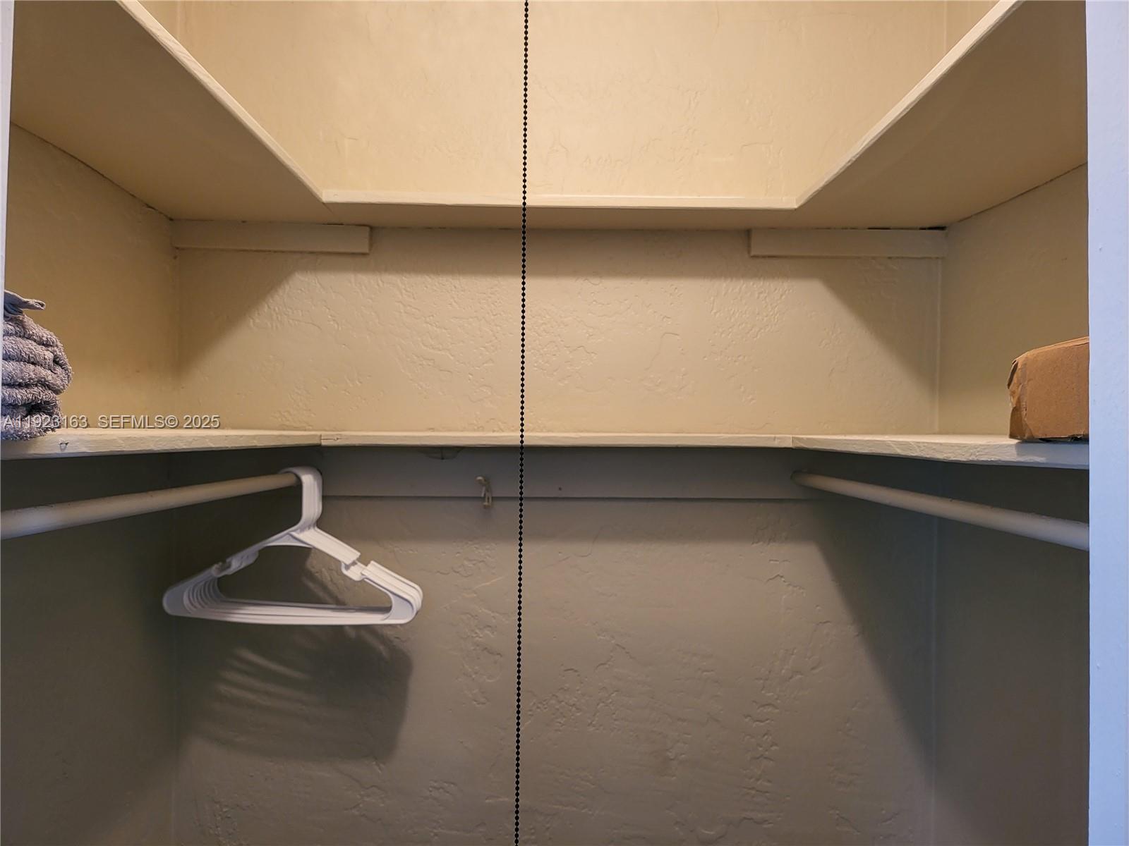 See details / 986 sq. ft. $ 2025-12-01 0 Photo