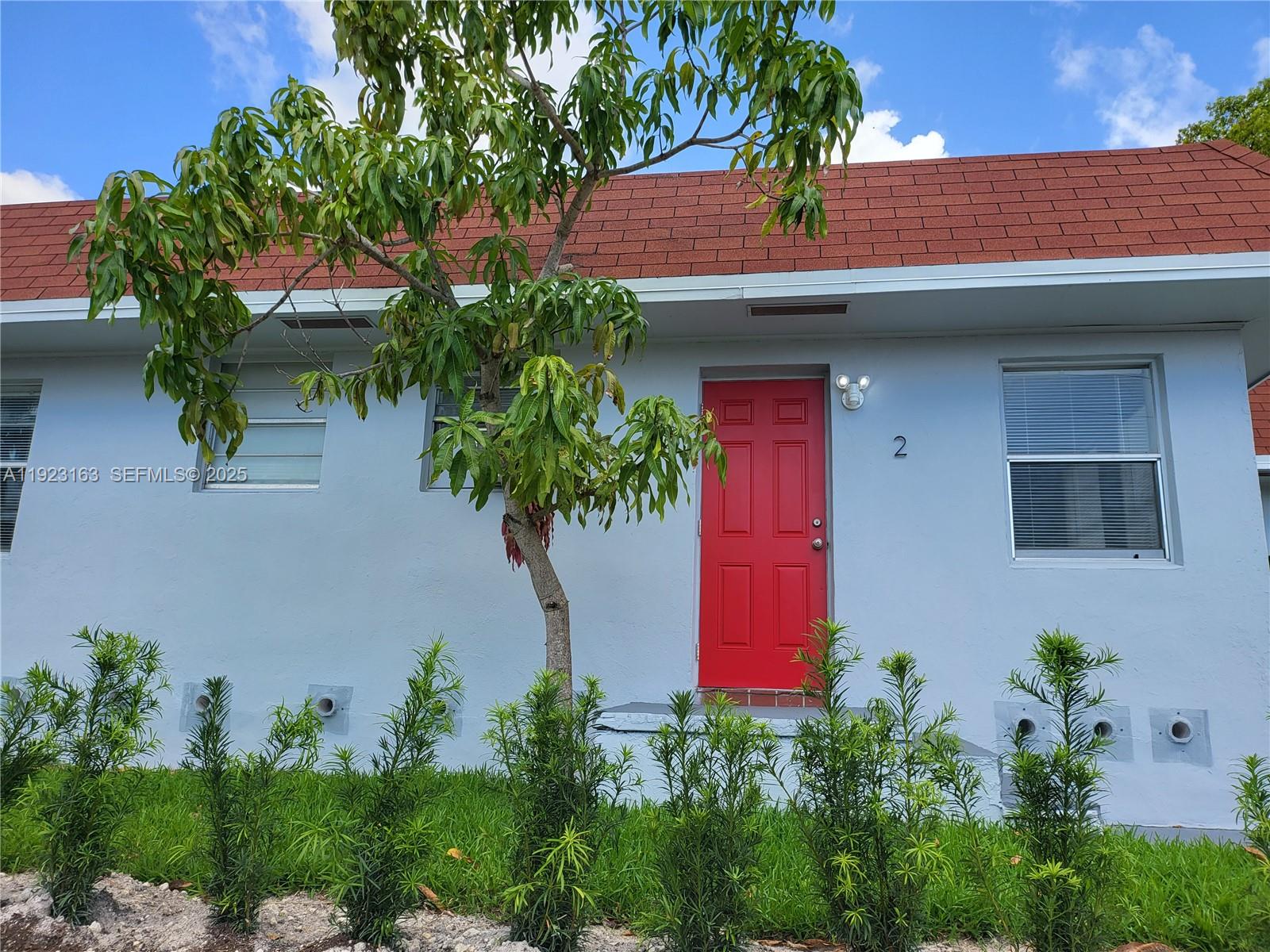 See details / 986 sq. ft. $ 2025-12-01 0 Photo