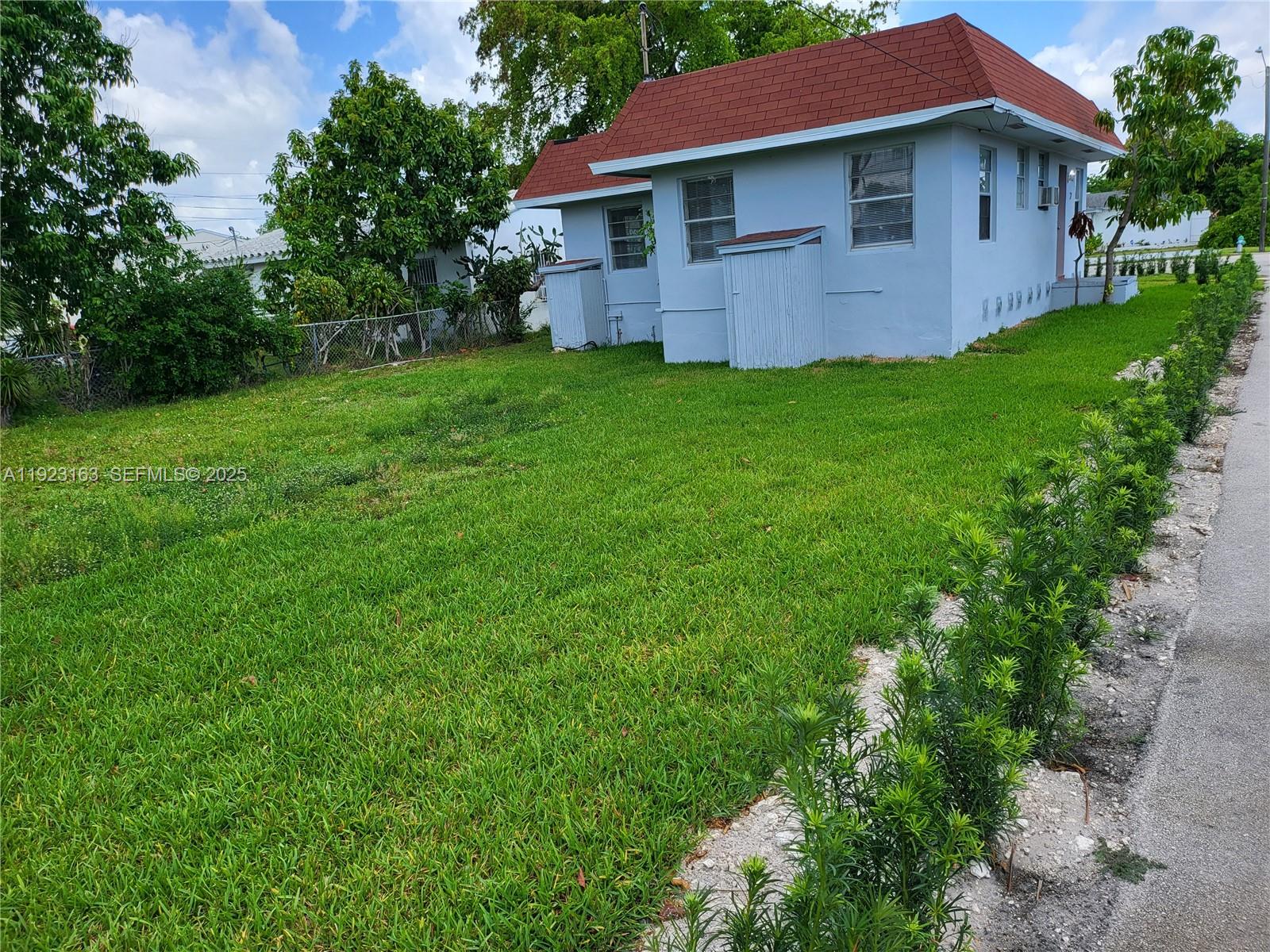 See details / 986 sq. ft. $ 2025-12-01 0 Photo