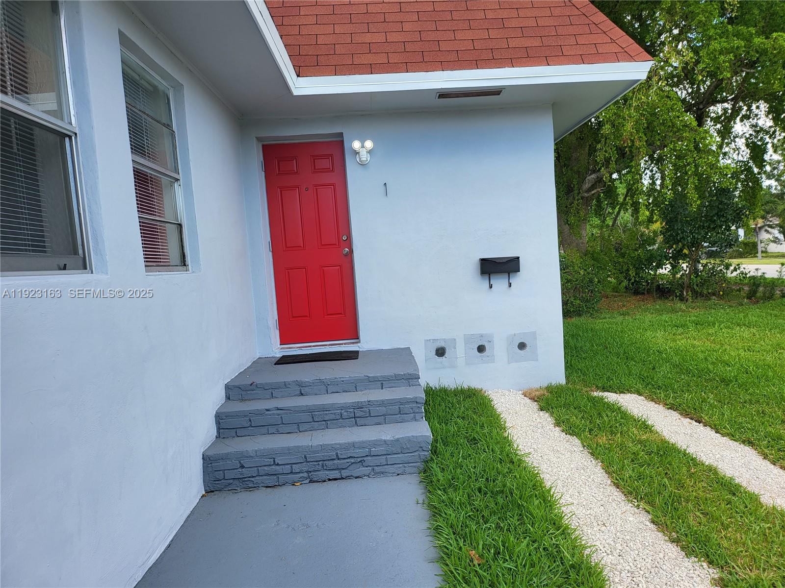 See details / 986 sq. ft. $ 2025-12-01 0 Photo