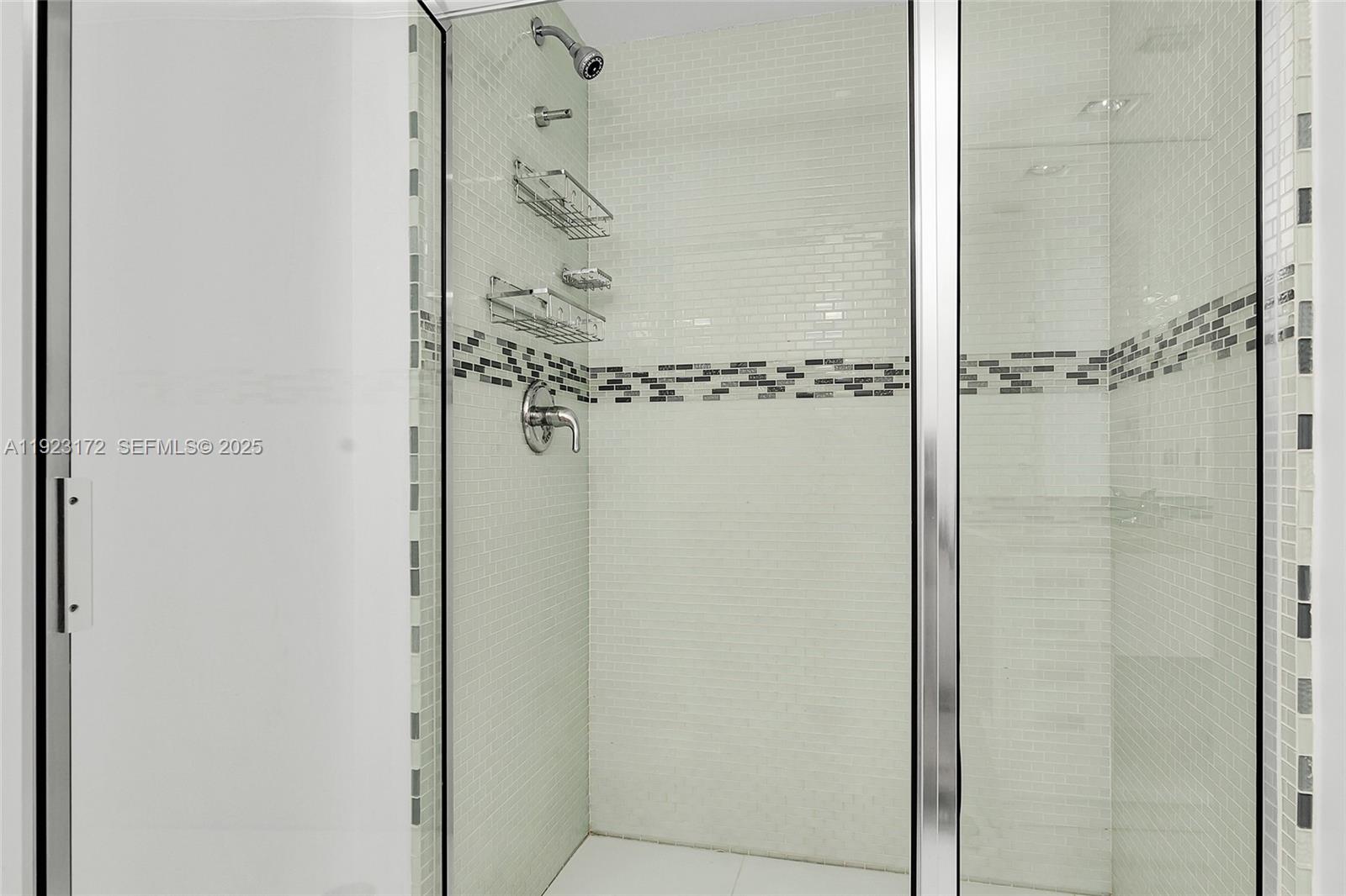 1002 2 / 3 1499 sq. ft. $ 2025-12-01 0 foto