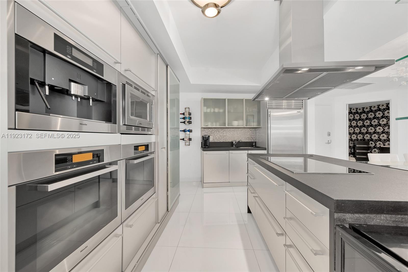 1002 2 / 3 1499 sq. ft. $ 2025-12-01 0 foto