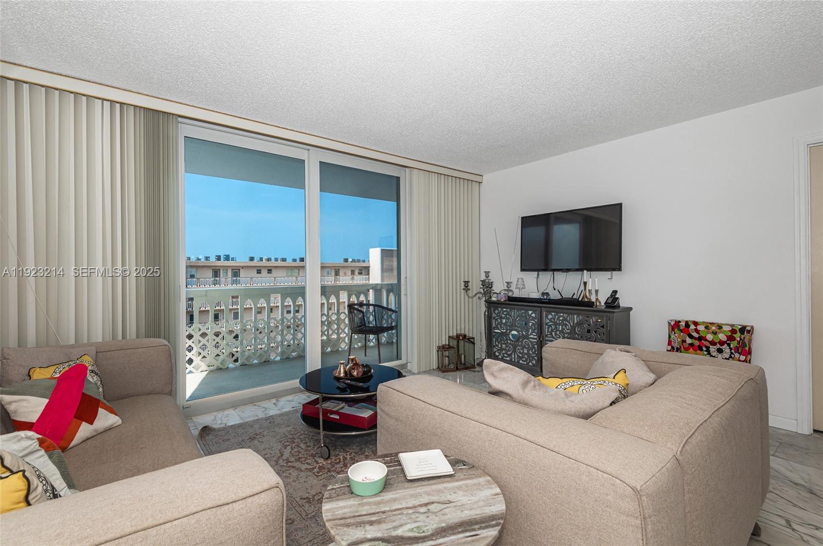 Photo of 401 14th Ave #705, Hallandale Beach, Florida, 33009 -