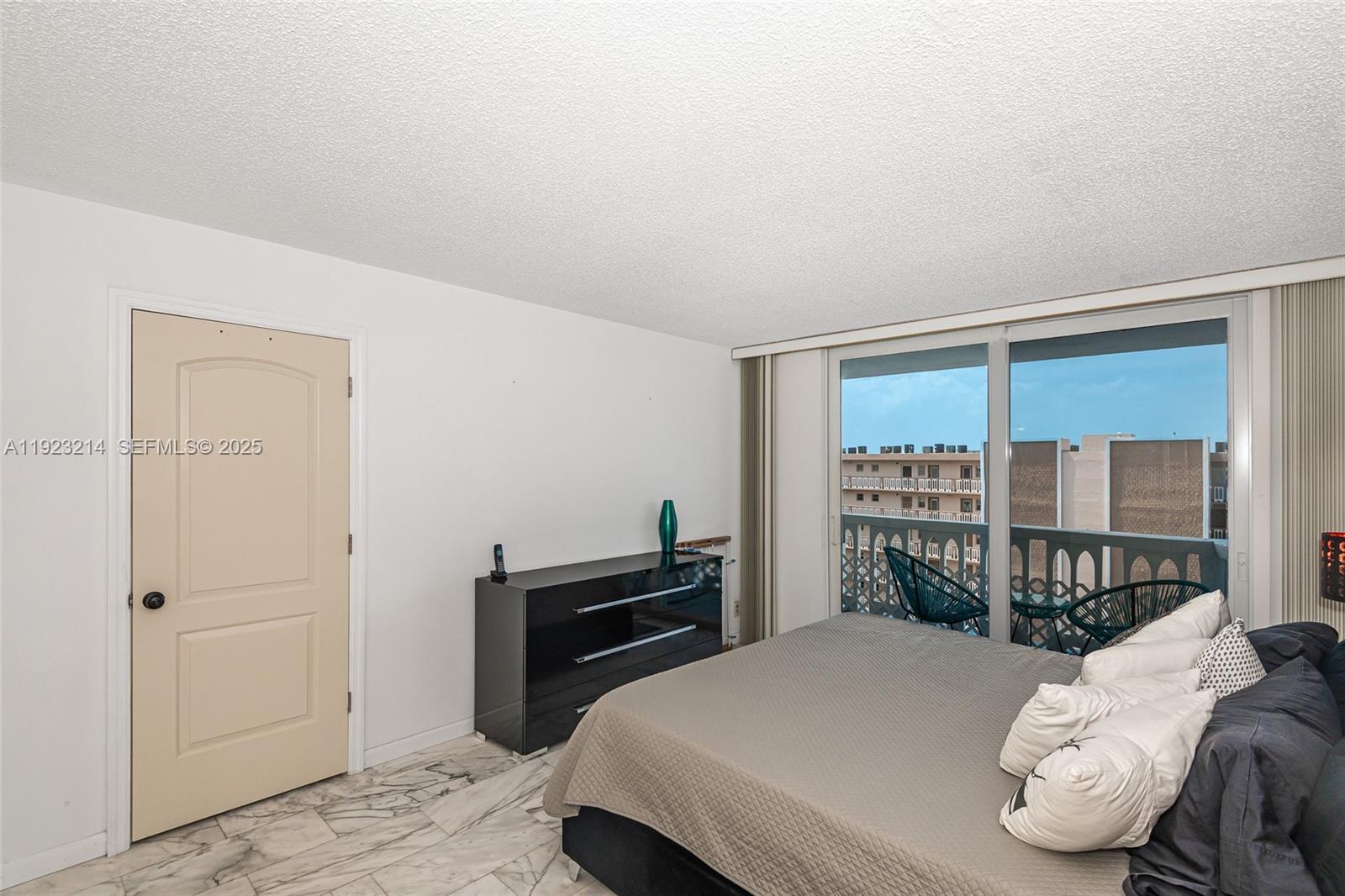 Photo of 401 14th Ave #705, Hallandale Beach, Florida, 33009 -