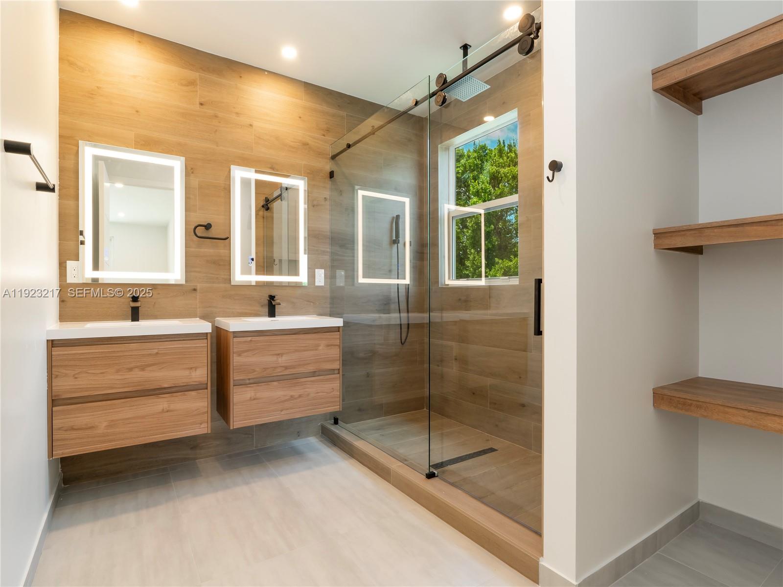 Подробнее / 2321 кв.футов $ 2025-12-01 0 Фото