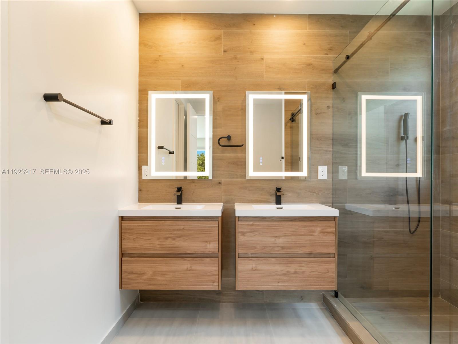 Подробнее / 2321 кв.футов $ 2025-12-01 0 Фото