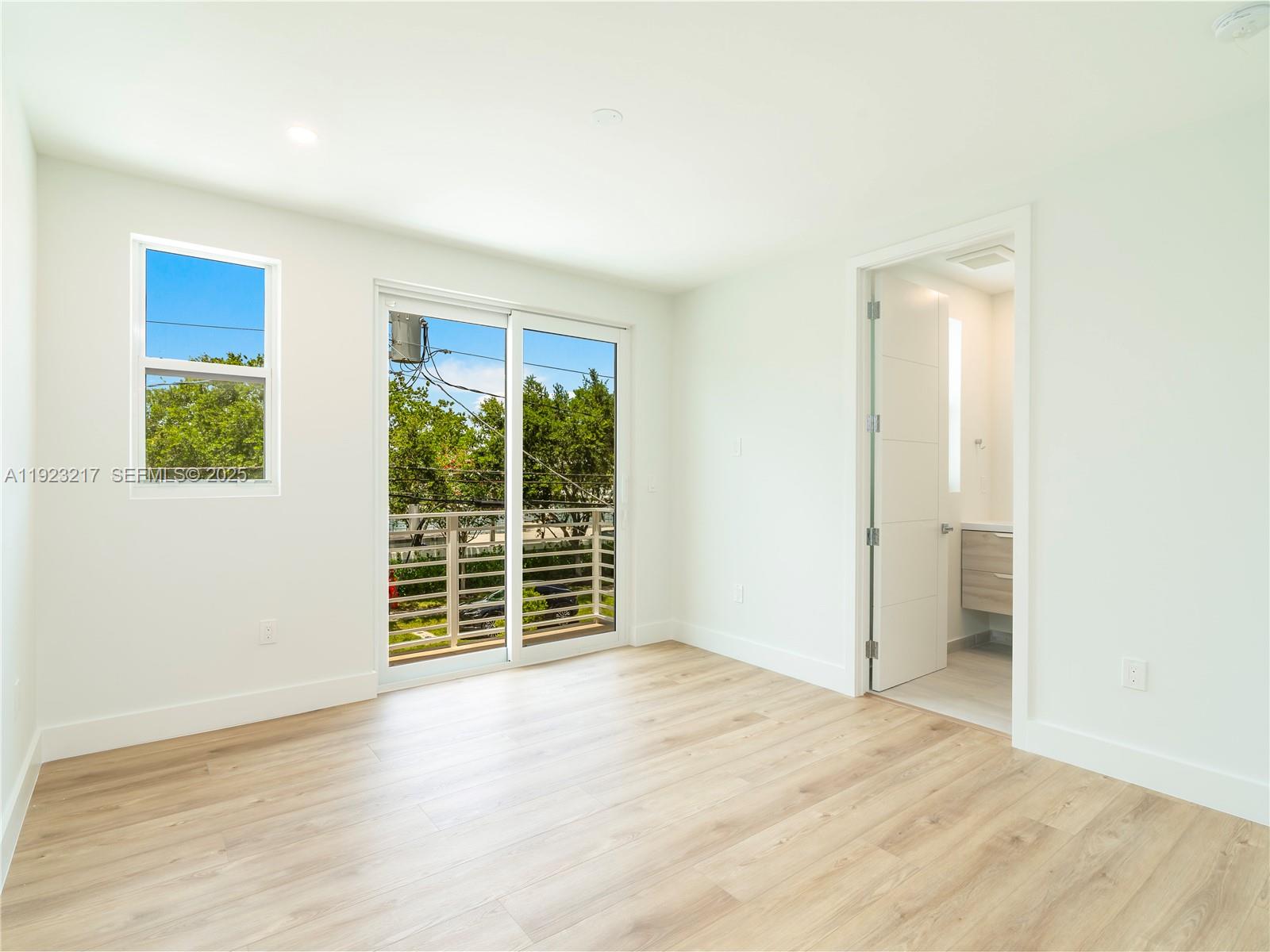 Подробнее / 2321 кв.футов $ 2025-12-01 0 Фото