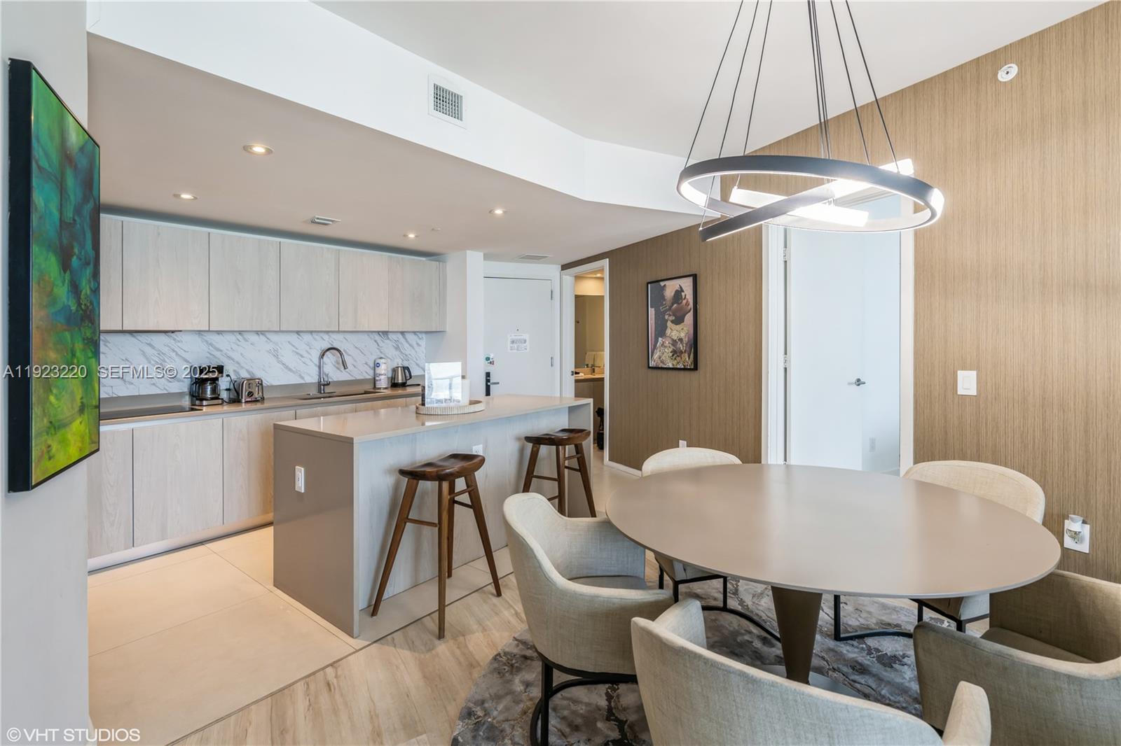 1904 2 / 2 1126 кв.футов $ 2025-12-01 0 Фото