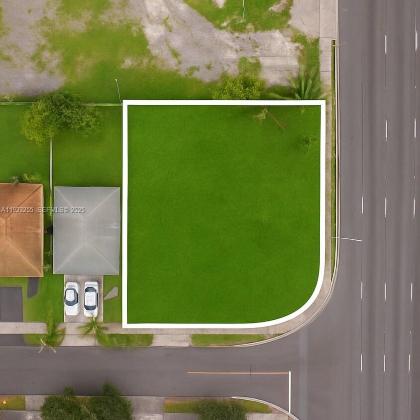   /   кв.футов $ 2025-12-01 0 Фото