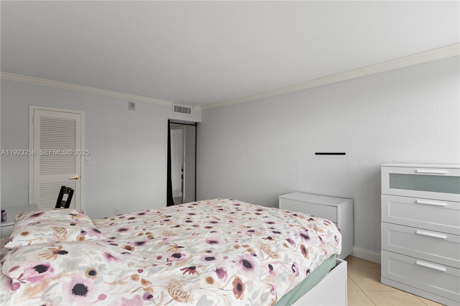 Photo of 2030 Ocean Dr  #1710, Hallandale Beach, Florida, 33009 - 