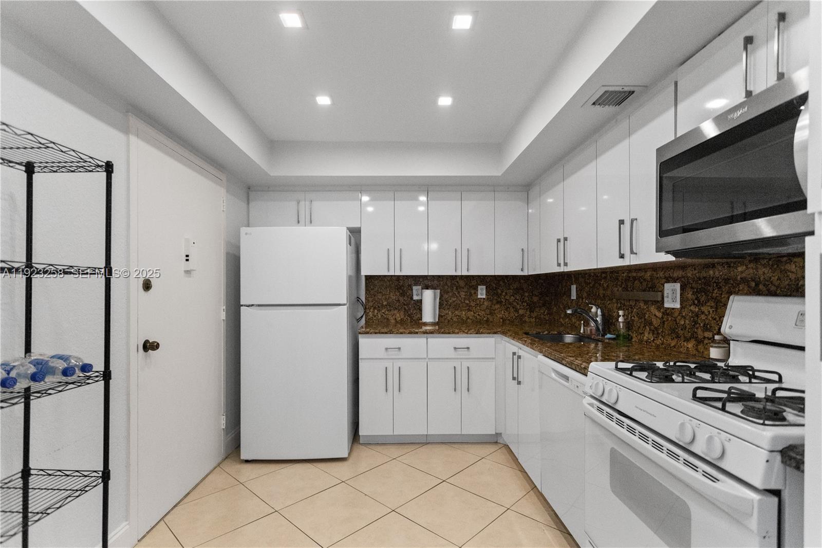 Photo of 2030 Ocean Dr  #1710, Hallandale Beach, Florida, 33009 - 