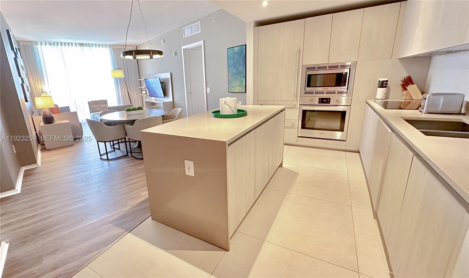 See details 2306 2 / 2 1129 sq. ft. $ 2025-12-01 0 Photo