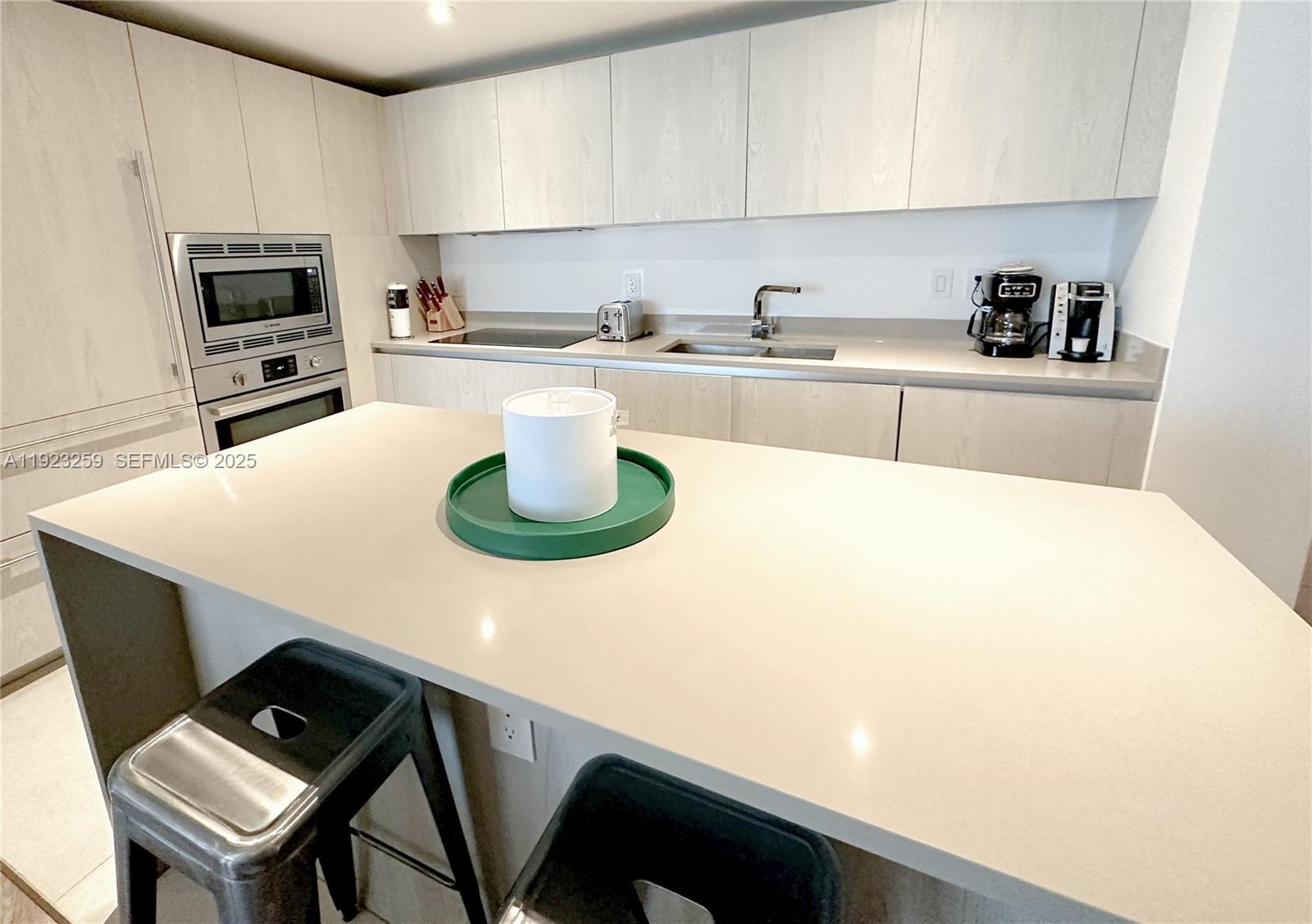 See details 2306 2 / 2 1129 sq. ft. $ 2025-12-01 0 Photo