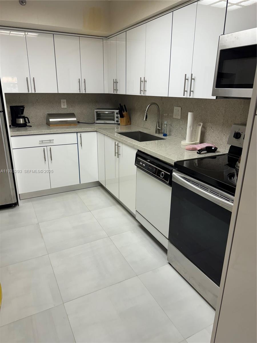 Photo of 3600 Mystic Pointe Dr  #208, Aventura, Florida, 33180 - 