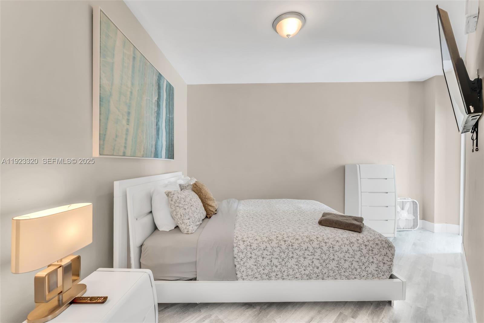 Photo of 3901 Ocean Dr  #10L, Hollywood, Florida, 33019 - 