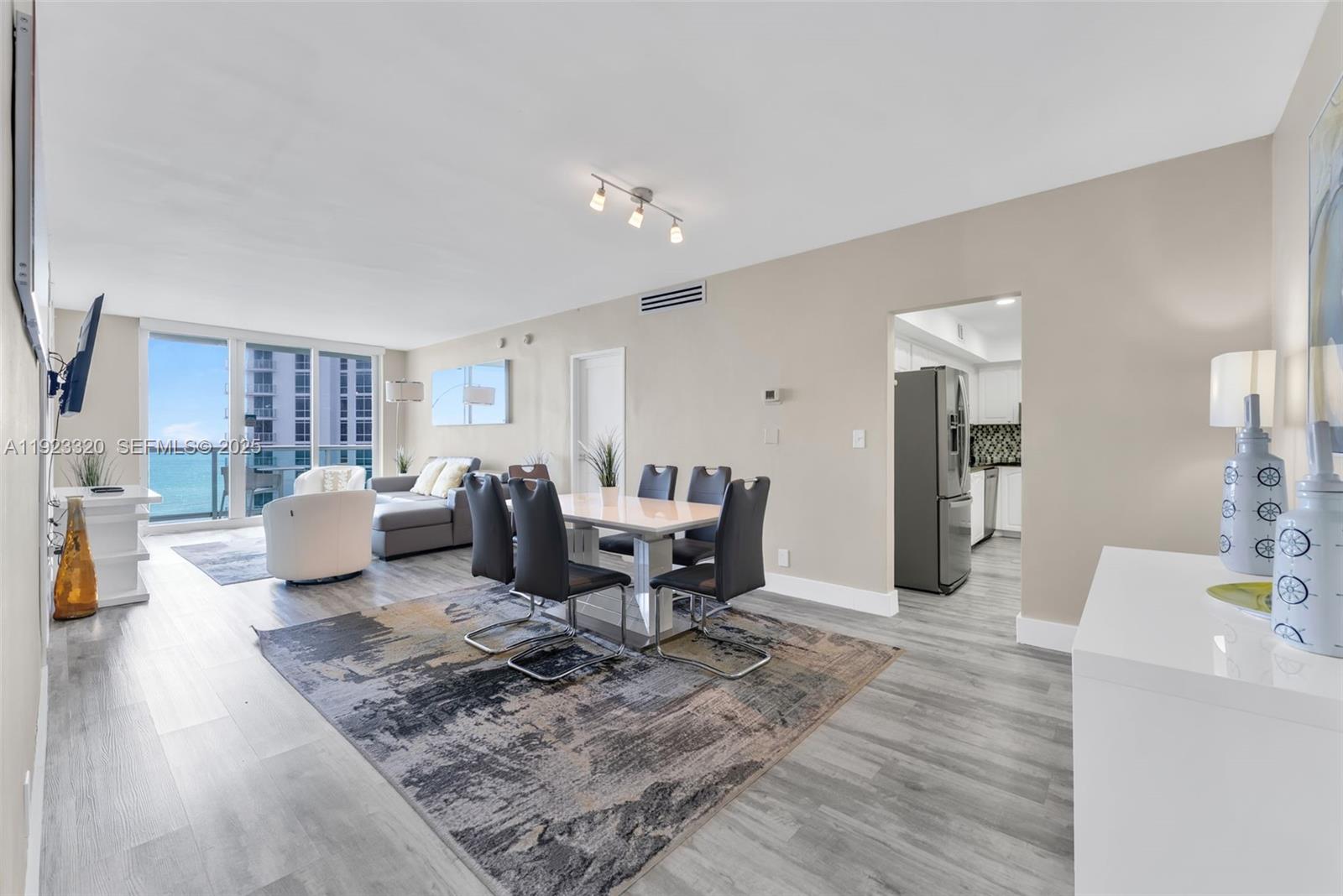 Photo of 3901 Ocean Dr  #10L, Hollywood, Florida, 33019 - 