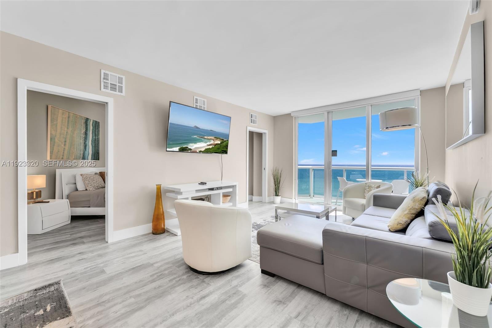 Photo of 3901 Ocean Dr  #10L, Hollywood, Florida, 33019 - 