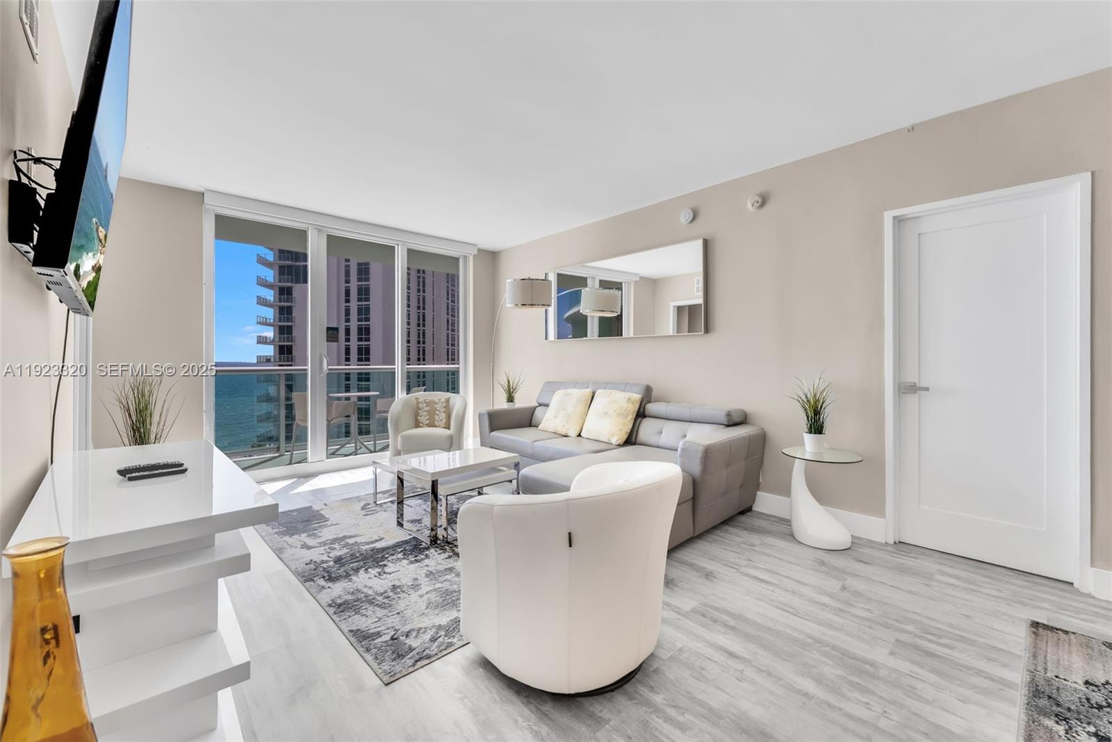 Photo of 3901 Ocean Dr  #10L, Hollywood, Florida, 33019 - 