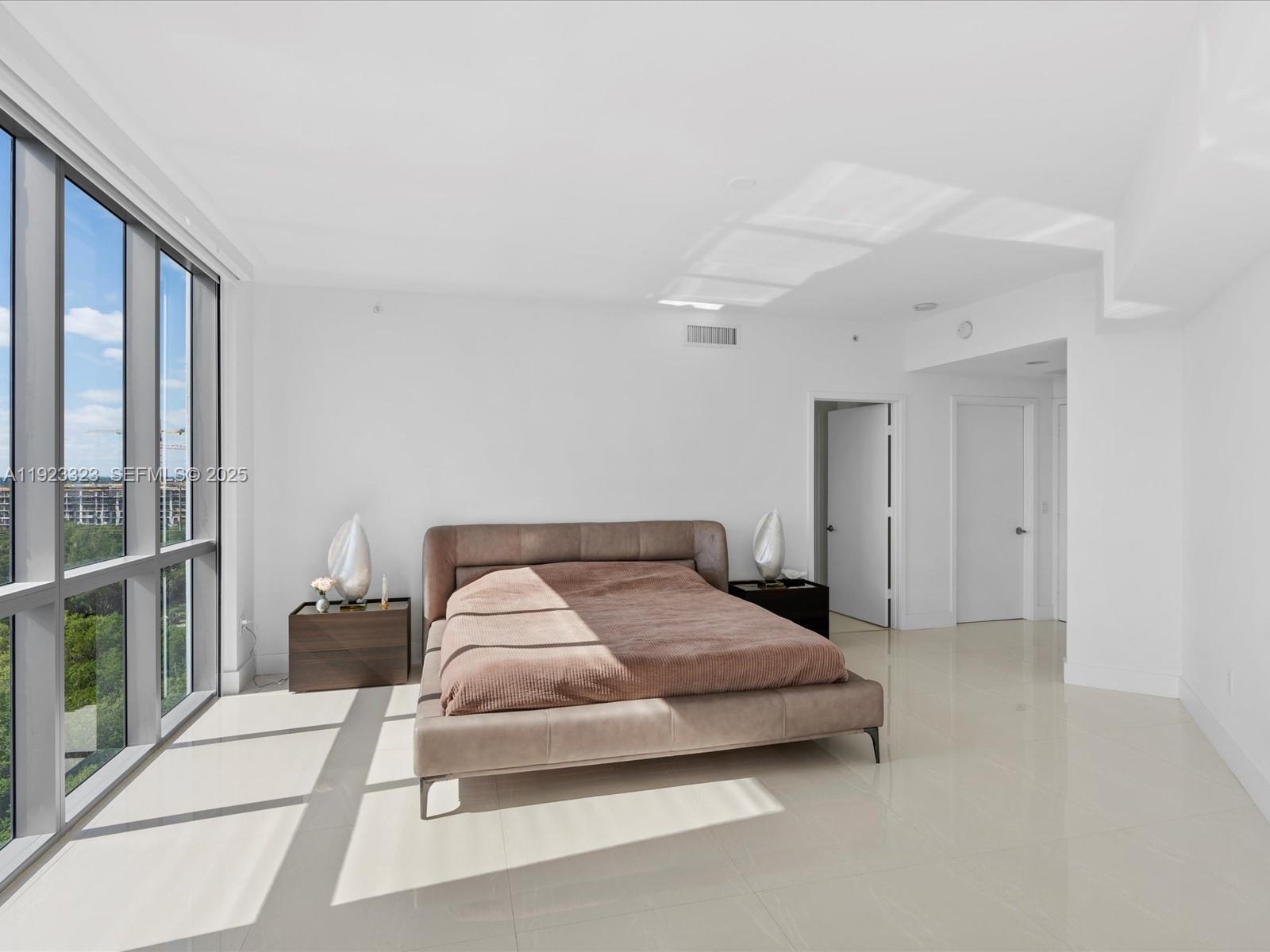 Photo of 17111 Biscayne Blvd  #1104, North Miami Beach, Florida, 33160 - 