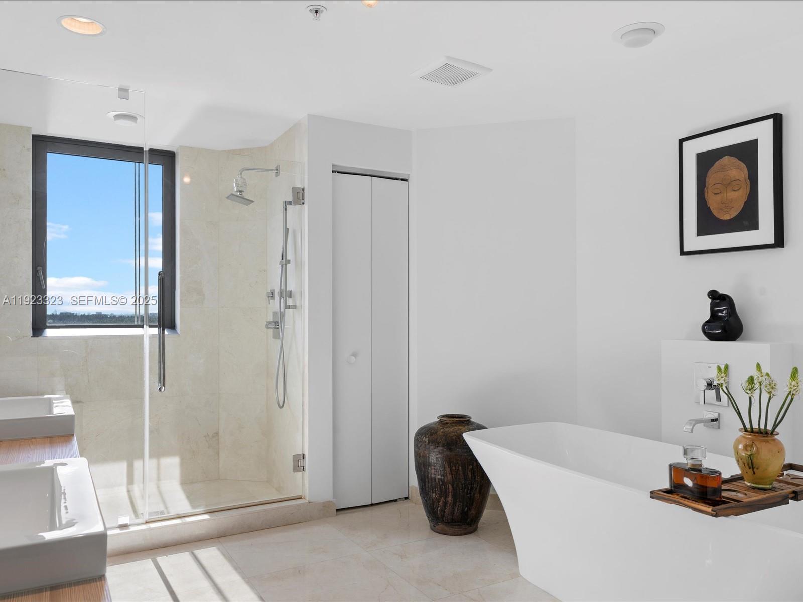 Photo of 17111 Biscayne Blvd  #1104, North Miami Beach, Florida, 33160 - 