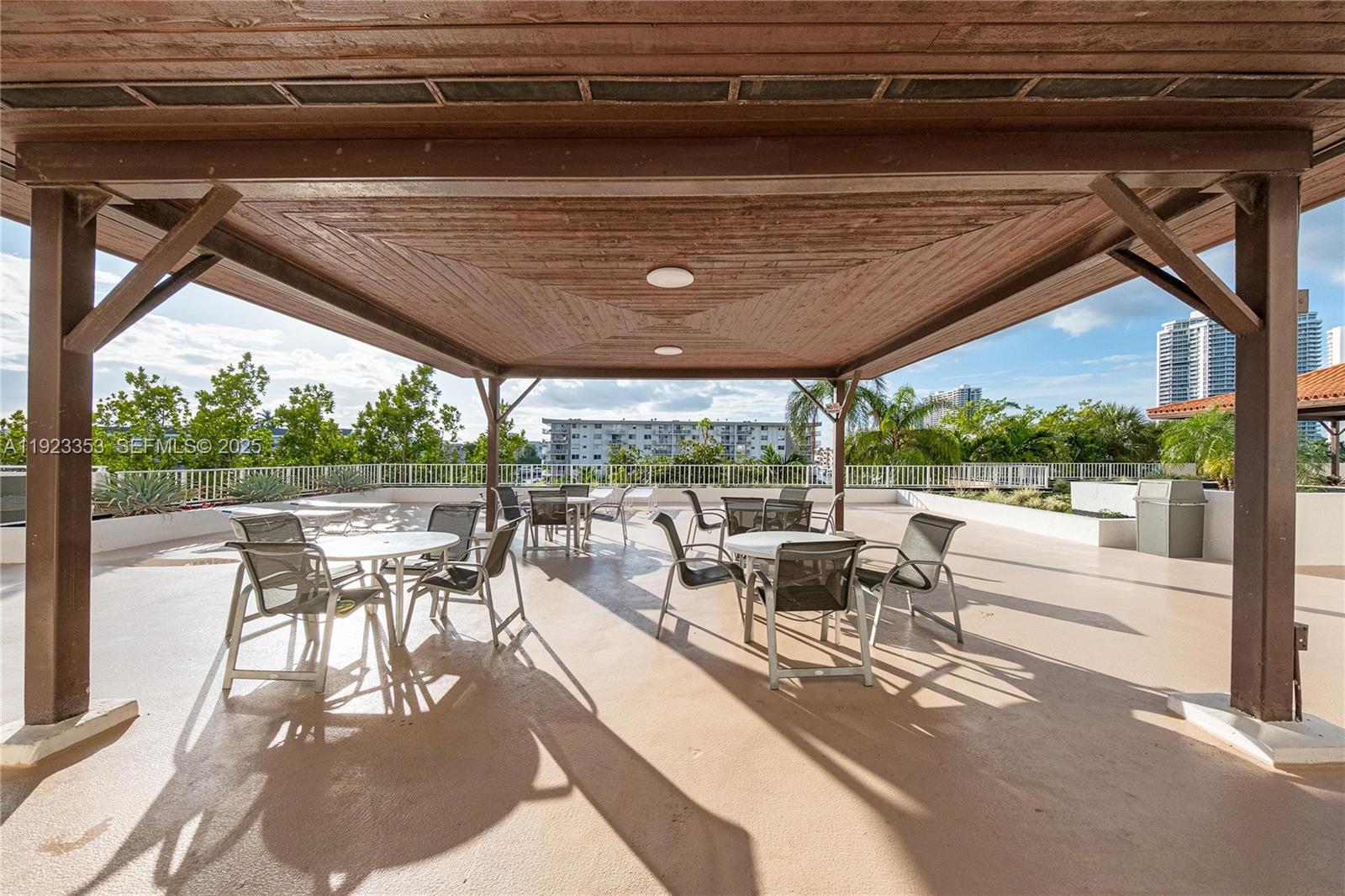 307 2 / 2 1008 sq. ft. $ 2025-12-02 0 Photo