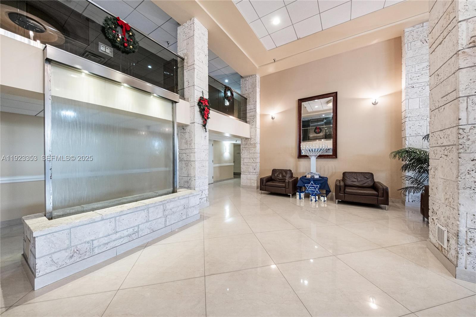 307 2 / 2 1008 sq. ft. $ 2025-12-02 0 Photo