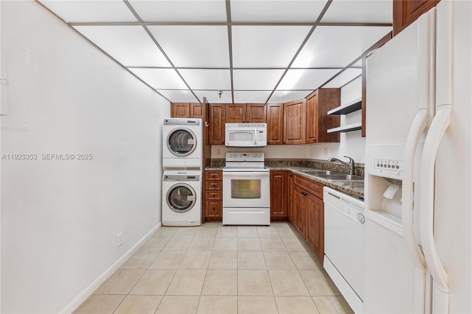 307 2 / 2 1008 sq. ft. $ 2025-12-02 0 Photo