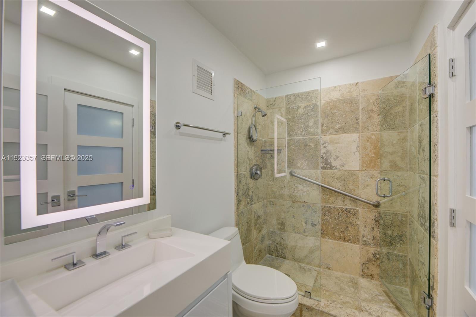 Photo of 3725 Ocean Dr  #PH02, Hollywood, Florida, 33019 - 