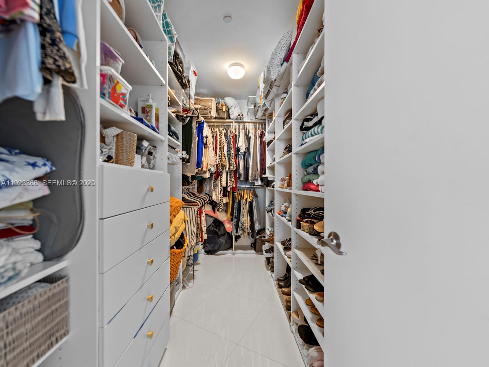 403 2 / 2 1847 кв.футов $ 2025-12-02 0 Фото