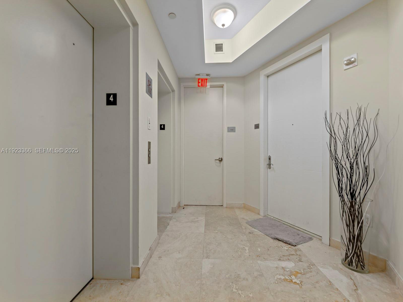 403 2 / 2 1847 кв.футов $ 2025-12-02 0 Фото